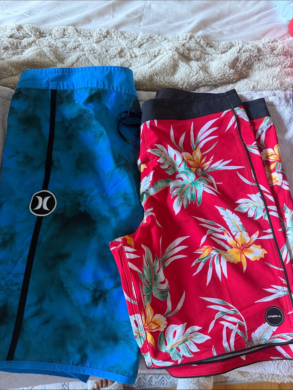 Quiksilver Blue & Red Floral Men’s Swim Board Shorts